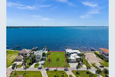 1020 Dolphin Dr, Cape Coral, FL 33904 - Photo 1