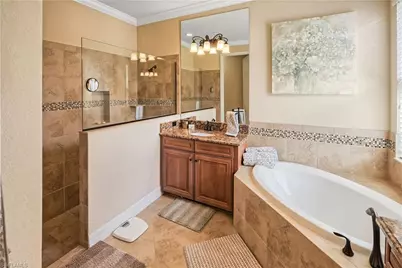 9215 Veneto Ln, Naples, FL 34113 - Photo 9