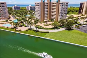 21 Bluebill Ave, Naples, FL 34108 - Photo 3