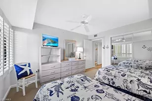 21 Bluebill Ave, Naples, FL 34108 - Photo 11