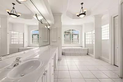 371 Bayside Ave, Naples, FL 34108 - Photo 23