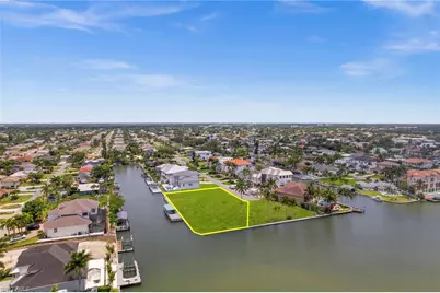 371 Bayside Ave, Naples, FL 34108 - Photo 29