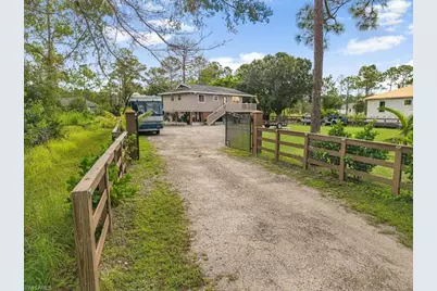 916 Euclid Ave, Lehigh Acres, FL 33972 - Photo 43