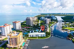 10682 Gulf Shore Dr, Naples, FL 34108 - Photo 5