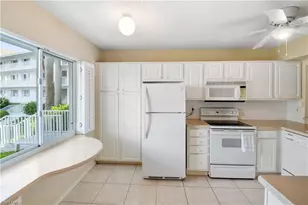 10682 Gulf Shore Dr, Naples, FL 34108 - Photo 9