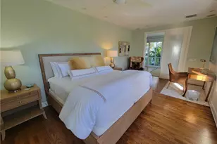 877 7th St S, Naples, FL 34102 - Photo 13