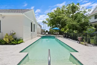 2700 Treasure Ln, Naples, FL 34102 - Photo 39