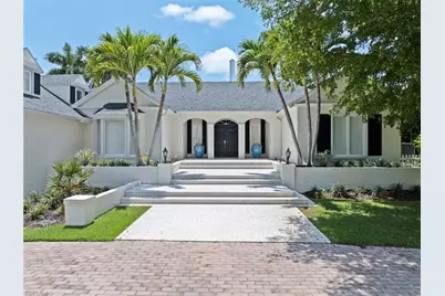 2700 Treasure Ln, Naples, FL 34102 - Photo 3