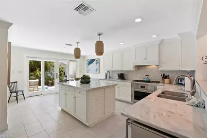 2700 Treasure Ln, Naples, FL 34102 - Photo 13