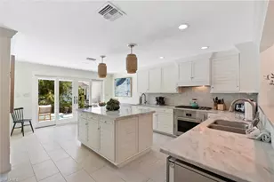 2700 Treasure Ln, Naples, FL 34102 - Photo 13