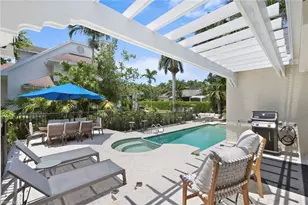 2700 Treasure Ln, Naples, FL 34102 - Photo 37