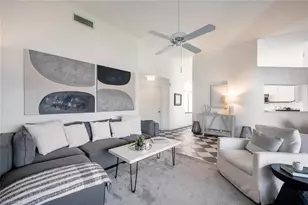 577 Beachwalk Cir, Naples, FL 34108 - Photo 7