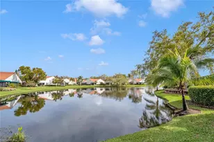 577 Beachwalk Cir, Naples, FL 34108 - Photo 41
