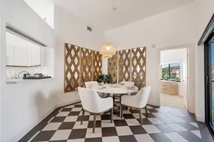 577 Beachwalk Cir, Naples, FL 34108 - Photo 9