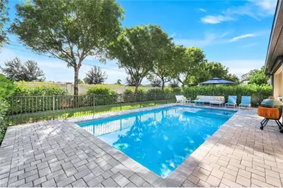 9445 Glenforest Dr, Naples, FL 34120 - Photo 19