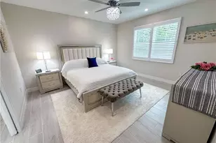 220 Indies Dr E, Naples, FL 34114 - Photo 23