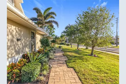 1659 Sandpiper St #E, Naples, FL 34102 - Photo 3