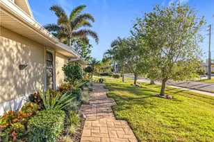 1659 Sandpiper St, Naples, FL 34102 - Photo 3