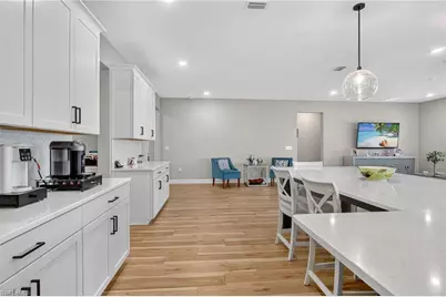 2082 Grove Dr, Naples, FL 34120 - Photo 15