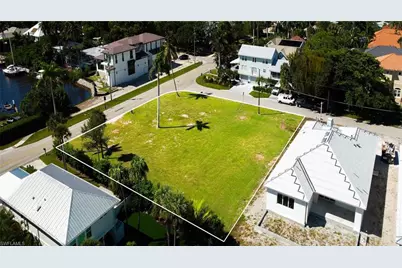 1427 Sandpiper St, Naples, FL 34102 - Photo 5