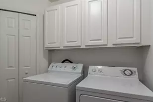 2200 Arielle Dr, Naples, FL 34109 - Photo 9