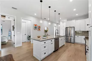 3552 Hibiscus Ave, Naples, FL 34104 - Photo 9