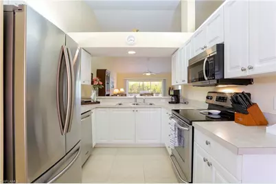 337 Robin Hood Cir #204, Naples, FL 34104 - Photo 9