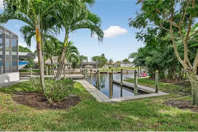 1135 Lorraine Ct, Cape Coral, FL 33904 - Photo 47