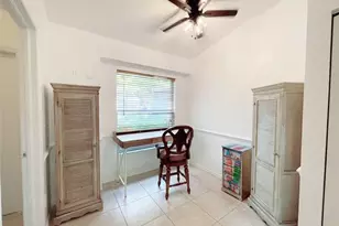 2037 W Crown Pointe Blvd, Naples, FL 34112 - Photo 3