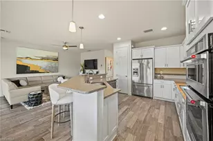 10231 Glastonbury Cir, Fort Myers, FL 33913 - Photo 5