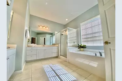 15590 Vallecas Ln, Naples, FL 34110 - Photo 7