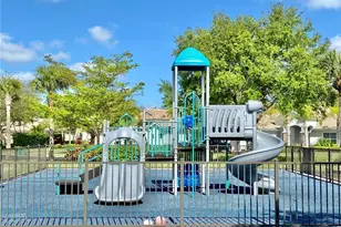 15590 Vallecas Ln, Naples, FL 34110 - Photo 31