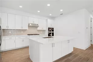 8925 Oceana Wy, Naples, FL 34114 - Photo 3