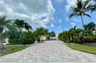 4580 Southern Breeze Dr, Naples, FL 34114 - Photo 1