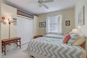 280 Robin Hood Cir, Naples, FL 34104 - Photo 7