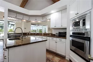 1521 Gordon River Ln, Naples, FL 34104 - Photo 9