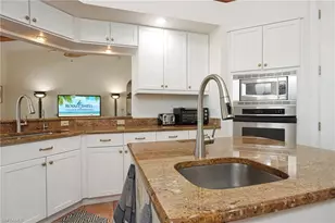 1521 Gordon River Ln, Naples, FL 34104 - Photo 11