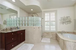 1521 Gordon River Ln, Naples, FL 34104 - Photo 17