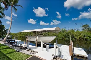 1521 Gordon River Ln, Naples, FL 34104 - Photo 3