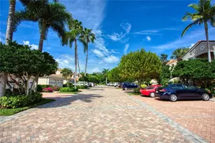 8365 Excalibur Cir, Naples, FL 34108 - Photo 21