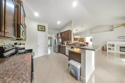 533 Willowbrook Dr, Lehigh Acres, FL 33972 - Photo 5