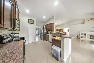 533 Willowbrook Dr, Lehigh Acres, FL 33972 - Photo 5