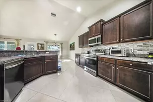 533 Willowbrook Dr, Lehigh Acres, FL 33972 - Photo 3