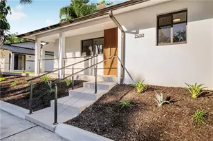 2616 Lakeview Dr, Naples, FL 34112 - Photo 13