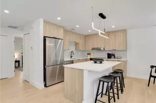 2616 Lakeview Dr, Naples, FL 34112 - Photo 15