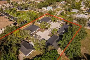 2616 Lakeview Dr, Naples, FL 34112 - Photo 3