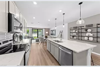 27848 Solis Grande Dr, Bonita Springs, FL 34135 - Photo 7