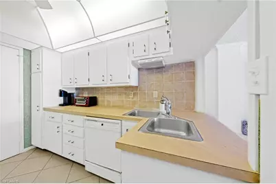 1977 Gulf Shore Blvd N #302, Naples, FL 34102 - Photo 17