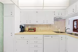 1977 Gulf Shore Blvd N, Naples, FL 34102 - Photo 21