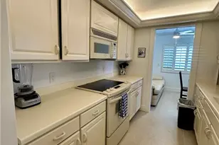 10951 Gulf Shore Dr, Naples, FL 34108 - Photo 5